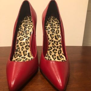 Red 4” Pumps - Size 10